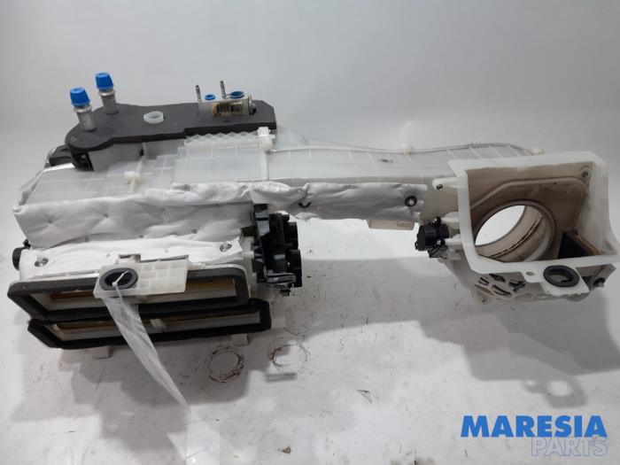 Värmarhus från en Citroën C4 Picasso (3D/3E) 1.6 16V THP 155 2013