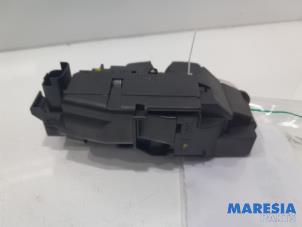 Gebruikte Achterklep Slotmechaniek Citroen C4 Picasso (3D/3E) 1.6 16V THP 155 Prijs € 23,99 Margeregeling aangeboden door Maresia Parts