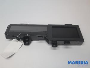 Begagnade Instrumentpanel Renault Scénic III (JZ) 2.0 16V CVT Pris € 90,00 Marginaltabell erbjuds av Maresia Parts