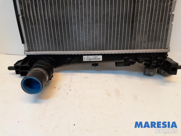 Radiateur van een Fiat Punto III (199) 0.9 TwinAir Turbo 100 2015