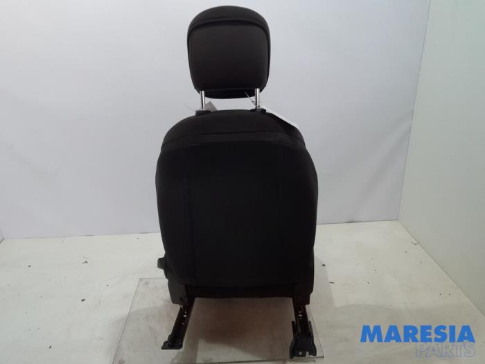 Säte, höger från en Lancia Ypsilon (312) 0.9 TwinAir 85 2012