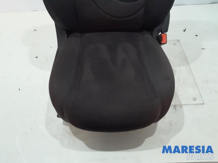 Säte, höger från en Lancia Ypsilon (312) 0.9 TwinAir 85 2012