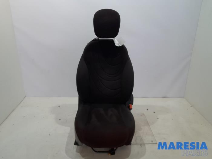 Säte, höger från en Lancia Ypsilon (312) 0.9 TwinAir 85 2012