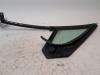 Sidofönster, vänster fram från en Peugeot 208 I (CA/CC/CK/CL) 1.2 Vti 12V PureTech 82 2013