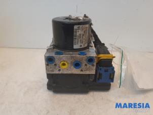 Begagnade ABS-pump Renault Megane III Grandtour (KZ) 1.2 16V TCE 115 Pris € 207,90 Marginaltabell erbjuds av Maresia Parts