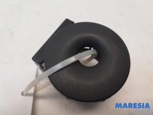 Begagnade Transponderring Opel Vivaro 1.6 CDTI BiTurbo 140 Pris € 30,25 Inklusive moms erbjuds av Maresia Parts