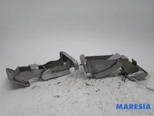 Begagnade Gångjärn, baklucka Peugeot Expert (G9) 2.0 HDiF 16V 130 Pris € 121,00 Inklusive moms erbjuds av Maresia Parts