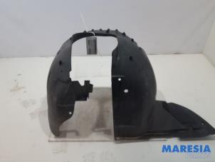 Begagnade Isolering, hjulhus Peugeot 307 CC (3B) 2.0 16V Pris € 30,00 Marginaltabell erbjuds av Maresia Parts