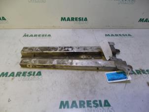 Gebruikte Subframe Renault Laguna II (BG) 1.9 dCi 120 Prijs € 49,00 Margeregeling aangeboden door Maresia Parts