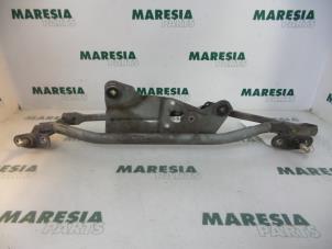 Gebruikte Ruitenwis Mechaniek Peugeot 106 I 1.0i Prijs € 25,00 Margeregeling aangeboden door Maresia Parts