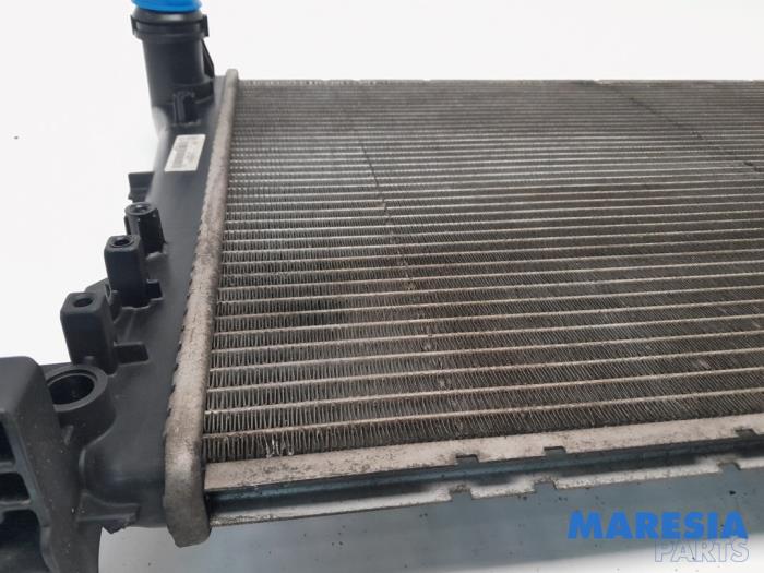 Radiateur van een Fiat Punto III (199) 1.3 JTD Multijet 85 16V 2013