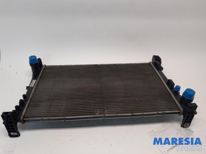 Radiateur van een Fiat Punto III (199) 1.3 JTD Multijet 85 16V 2013