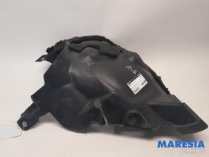 Begagnade Isolering, hjulhus Renault Clio IV (5R) 1.2 TCE 16V GT EDC Pris € 25,00 Marginaltabell erbjuds av Maresia Parts