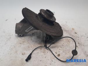 Gebruikte Fusee rechts-voor Alfa Romeo Giulietta (940) 1.75 TBI 16V QV Prijs € 105,00 Margeregeling aangeboden door Maresia Parts