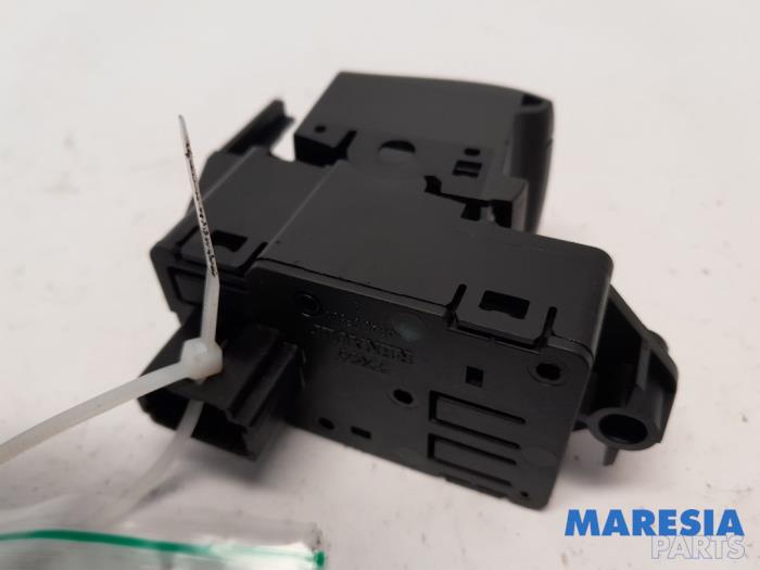 Brytare, parkeringsbroms från en Renault Grand Scénic III (JZ) 2.0 16V CVT 2009