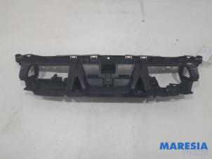 Używane Panel przedni Peugeot 5008 I (0A/0E) 1.6 THP 16V Cena € 39,99 Procedura marży oferowane przez Maresia Parts