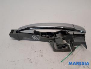 Begagnade Dörrhandtag, 4-dörrars, höger fram Citroen C3 (SC) 1.2 VTi 82 12V Pris € 25,00 Marginaltabell erbjuds av Maresia Parts