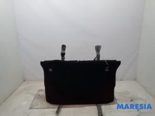 Gebruikte Kofferbak Mat Renault Twingo III (AH) 1.0 SCe 70 12V Prijs € 39,00 Margeregeling aangeboden door Maresia Parts