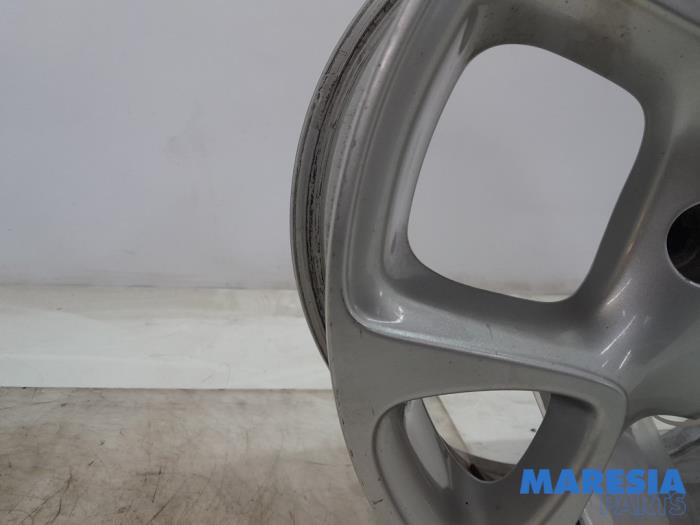 Hjul från en Renault Twingo III (AH) 1.0 SCe 70 12V 2014