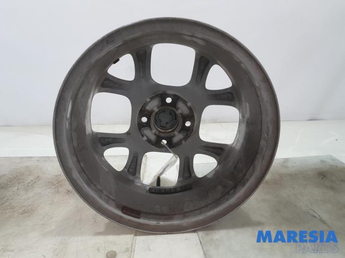 Hjul från en Renault Twingo III (AH) 1.0 SCe 70 12V 2014