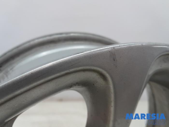 Hjul från en Renault Twingo III (AH) 1.0 SCe 70 12V 2014