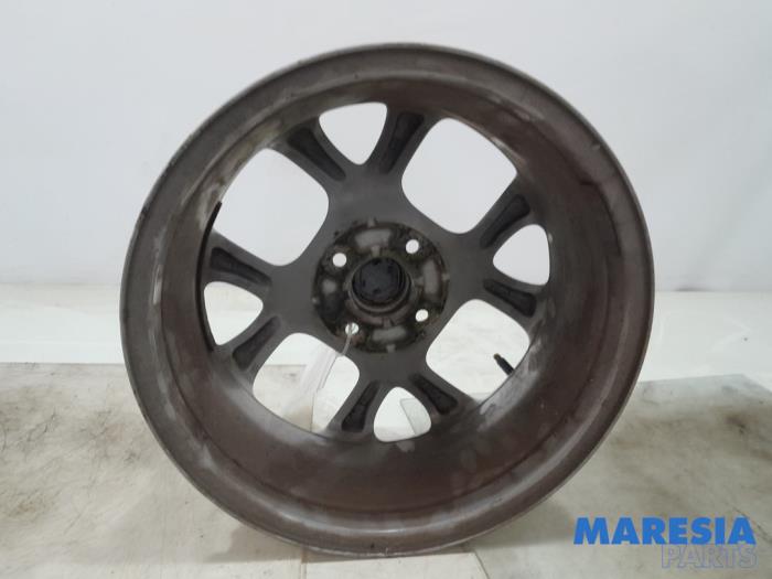 Hjul från en Renault Twingo III (AH) 1.0 SCe 70 12V 2014