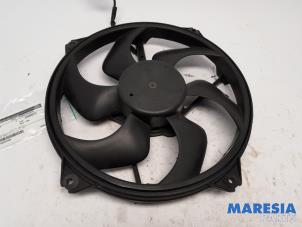 Begagnade Fläktmotor Peugeot 307 CC (3B) 2.0 16V Pris € 35,00 Marginaltabell erbjuds av Maresia Parts