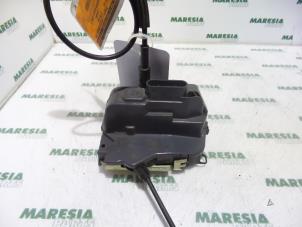 Begagnade Dörrlåsmekanism, 4-dörrars, vänster bak Renault Laguna II (BG) 1.9 dCi 120 Pris € 30,00 Marginaltabell erbjuds av Maresia Parts