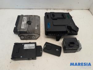 Gebruikte Computer Motormanagement Renault Scénic III (JZ) 1.4 16V TCe 130 Prijs € 367,50 Margeregeling aangeboden door Maresia Parts