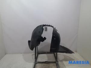 Begagnade Isolering, hjulhus Peugeot 307 CC (3B) 2.0 16V Pris € 30,00 Marginaltabell erbjuds av Maresia Parts