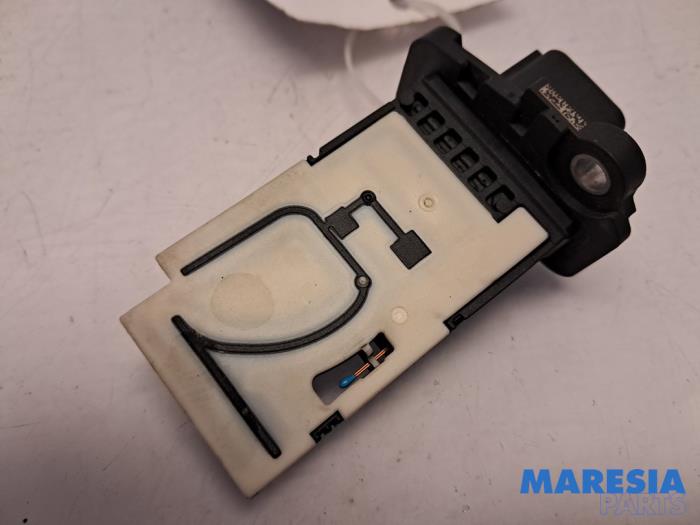 Luftflödesmätare från en Opel Vivaro 1.6 CDTI 95 Euro 6 2018