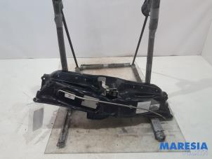 Begagnade Låsplatta Fiat Ducato (250) 2.3 D 130 Multijet Pris € 107,69 Inklusive moms erbjuds av Maresia Parts