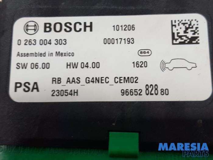 PDC-modul från en Peugeot 508 SW (8E/8U) 1.6 THP 16V 2011