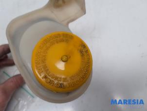 Gebruikte Stuurbekrachtiging Olie Reservoir Fiat Fiorino (225) 1.3 JTD 16V Multijet Prijs € 42,35 Inclusief btw aangeboden door Maresia Parts