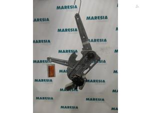 Begagnade Fönstermekanism, 4-dörrars, höger fram Renault Safrane I 2.1 RN,DT,Manoir Pris € 40,00 Marginaltabell erbjuds av Maresia Parts