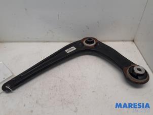 Gebruikte Draagarm onder links-voor Citroen Jumpy 1.5 Blue HDi 120 Prijs € 42,35 Inclusief btw aangeboden door Maresia Parts
