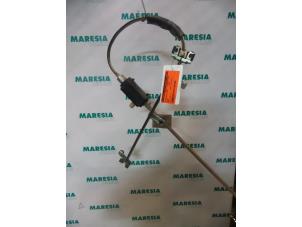 Gebruikte Raammechaniek 4Deurs rechts-voor Lancia Dedra 1.8 IE Prijs € 35,00 Margeregeling aangeboden door Maresia Parts