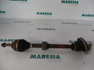 Gebruikte Aandrijfas links-voor Renault Laguna I (B56) 1.8 Prijs € 35,00 Margeregeling aangeboden door Maresia Parts