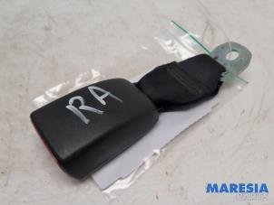 Używane Wtyk pasa bezpieczenstwa prawy tyl Citroen C1 1.0 12V Cena € 10,00 Procedura marży oferowane przez Maresia Parts