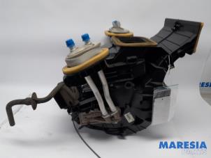 Begagnade Värmarhus Renault Trafic New (FL) 2.5 dCi 16V 145 Pris € 181,50 Inklusive moms erbjuds av Maresia Parts