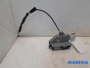 Gebruikte Deurslot Mechaniek 4Deurs rechts-achter Citroen C5 III Berline (RD) 2.0 16V Prijs € 30,00 Margeregeling aangeboden door Maresia Parts