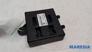 Gebruikte Computer Body Control Renault Captur (2R) 1.2 TCE 16V EDC Prijs € 90,00 Margeregeling aangeboden door Maresia Parts