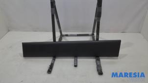 Begagnade Dekorstripe Renault Trafic New (FL) 2.5 dCi 16V 145 Pris € 60,50 Inklusive moms erbjuds av Maresia Parts