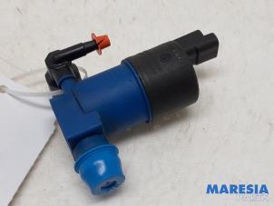 Begagnade Pump, vindrutespolare Renault Clio III (BR/CR) 1.4 16V Pris € 10,00 Marginaltabell erbjuds av Maresia Parts