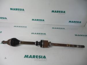 Gebruikte Aandrijfas rechts-voor Renault Espace (JE) 2.2 dT 12V Prijs € 75,00 Margeregeling aangeboden door Maresia Parts