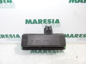 Begagnade Regnsensor Renault Laguna II Grandtour (KG) 3.0 V6 24V Pris € 35,00 Marginaltabell erbjuds av Maresia Parts