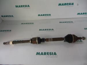 Gebruikte Cardanas rechts-voor (VWA) Renault Laguna II (BG) 1.9 dCi 120 Prijs € 60,00 Margeregeling aangeboden door Maresia Parts