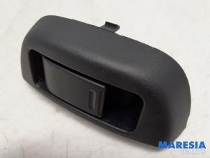 Begagnade Brytare, eldrivna fönster Citroen C1 1.0 12V Pris € 10,00 Marginaltabell erbjuds av Maresia Parts