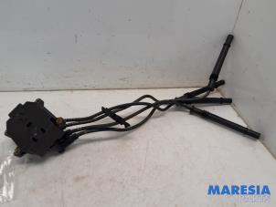 Gebruikte Bobine Renault Twingo II (CN) 1.2 16V Prijs € 24,99 Margeregeling aangeboden door Maresia Parts