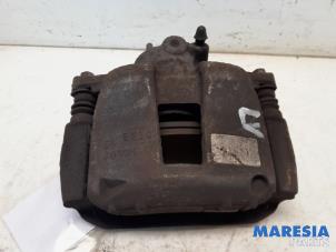 Gebruikte Remklauw (Tang) links-voor Peugeot 307 CC (3B) 2.0 16V Prijs € 29,99 Margeregeling aangeboden door Maresia Parts